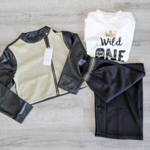 conjunto de menina em tons de dourado