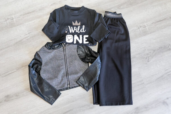 conjunto de menina em tons de prateado